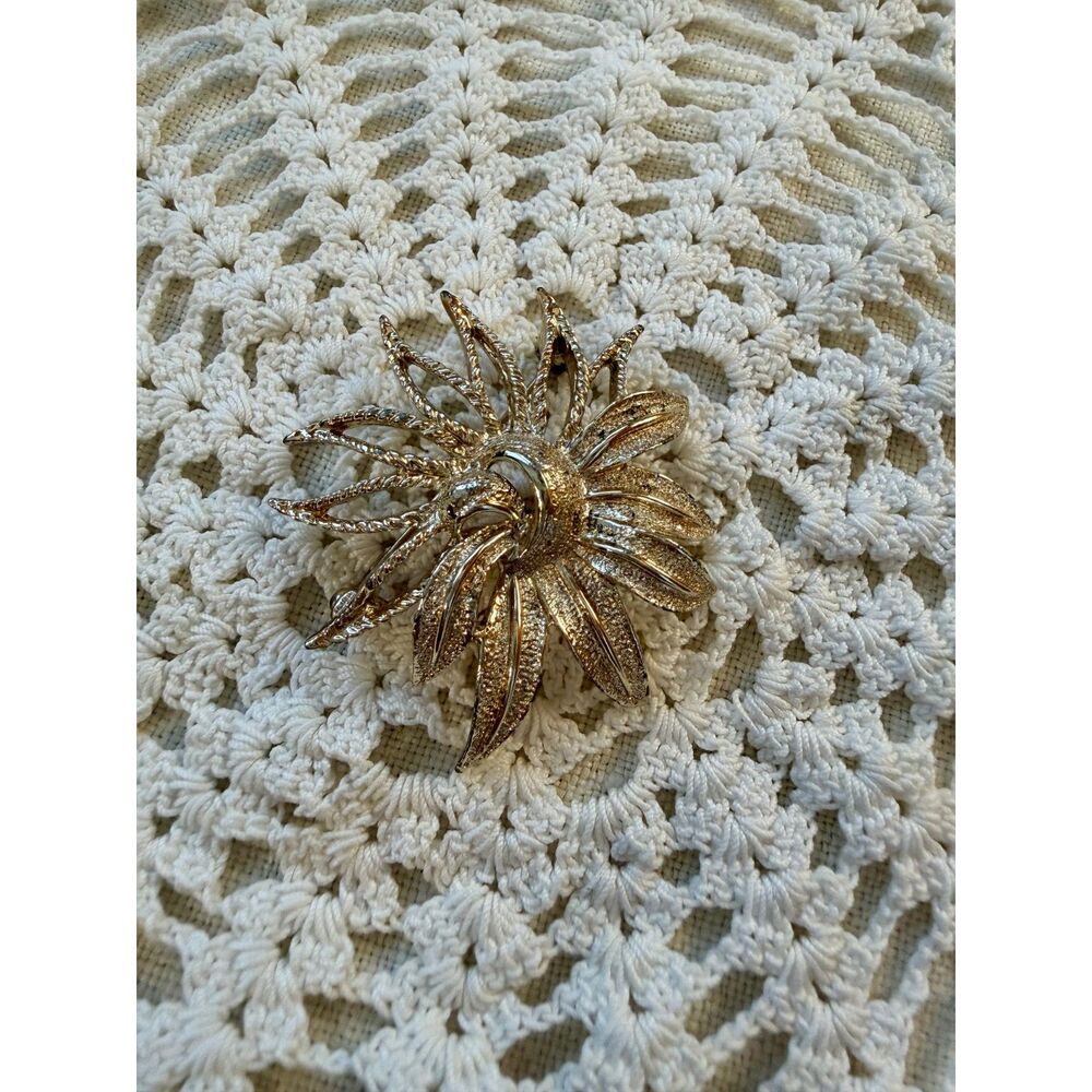 Vintage Coro Signed Layered Starburst Floral Brooch, 1960s Gold Tone